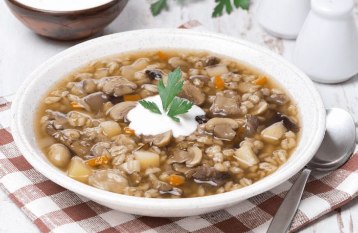 Готовим суп с шампиньонами и перловкой