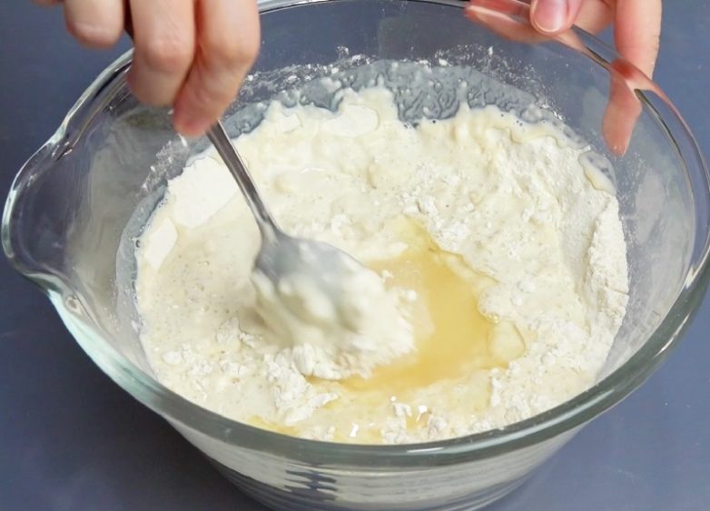 Пирог с шампиньонами: ингредиенты и процесс приготовления
