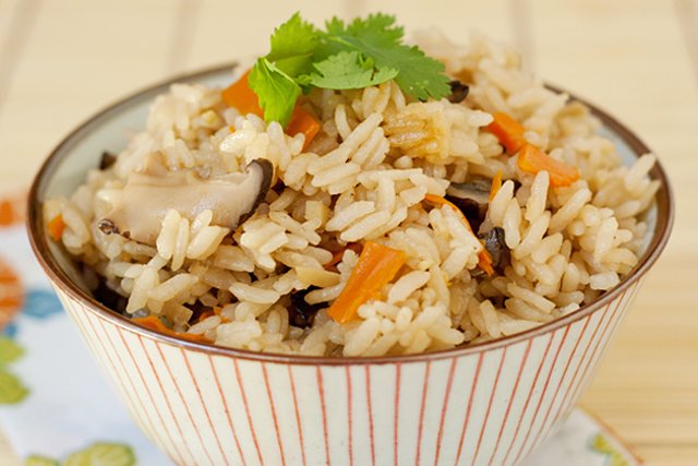 Плов с курицей и шампиньонами: подробный рецепт