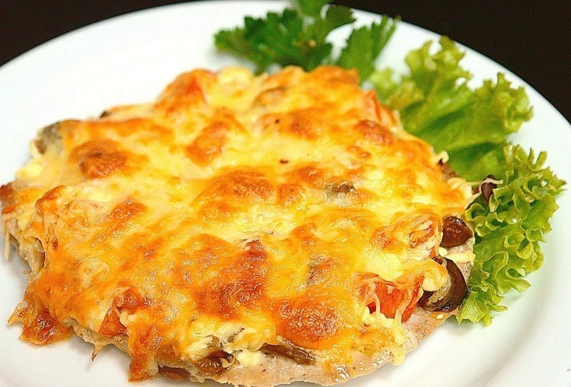 Приготовление мяса по французски с шампиньонами