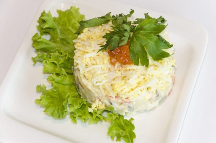 Рецепт царского салата с курицей и шампиньонами