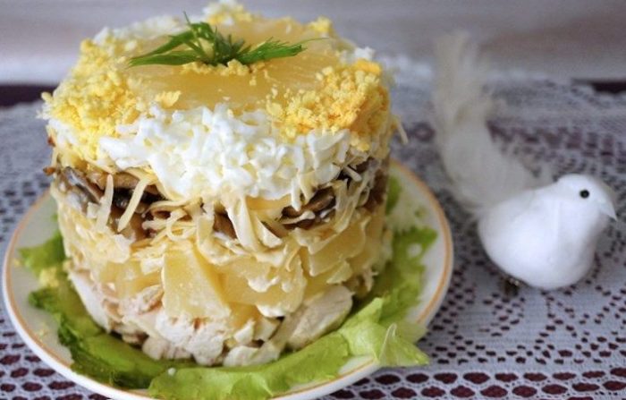 Рецепт царского салата с курицей и шампиньонами