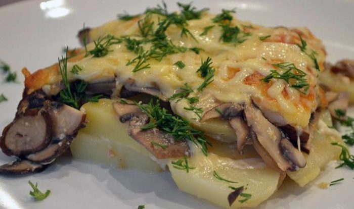 Шампиньоны с картошкой в духовке: рецепт приготовления