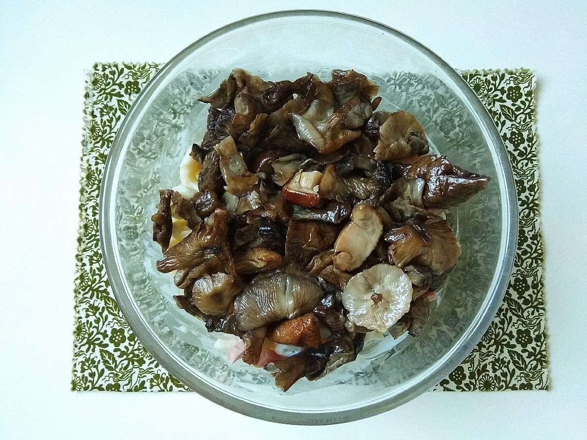 Запеканка с макаронами, грибами и ветчиной